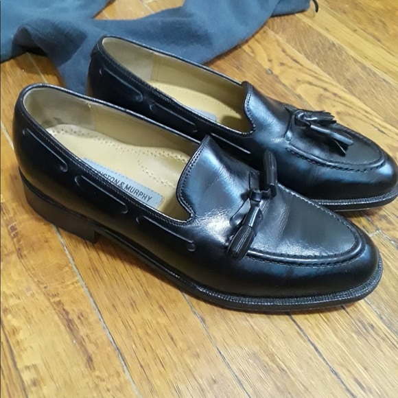 JOHNSTON AND MURPHY TASSEL LOAFERS
